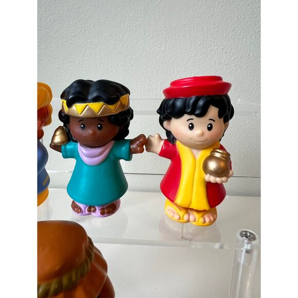 Fisher-Price Christmas Nativity Replacement Joseph and 3 Wise Man 2013 - Picture 6 of 8